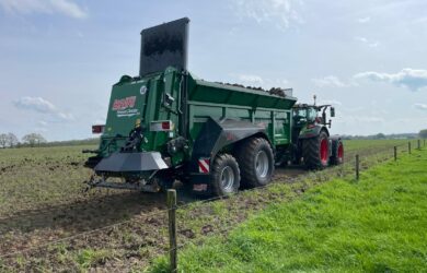 Foto - Nieuwe meststrooier